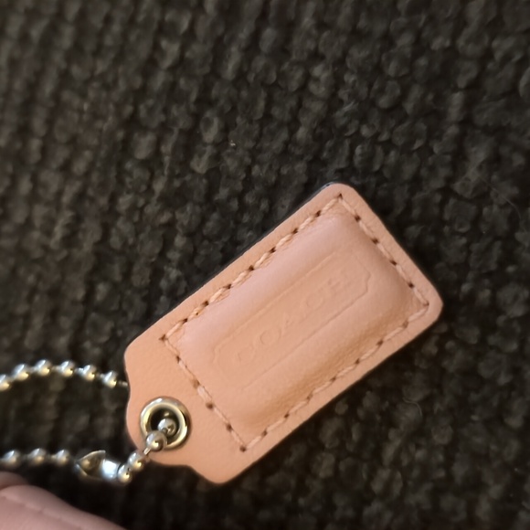 Coach wristlet pouch, clutch wallet pre-loved pale pink. Great condition! - Picture 2 of 6